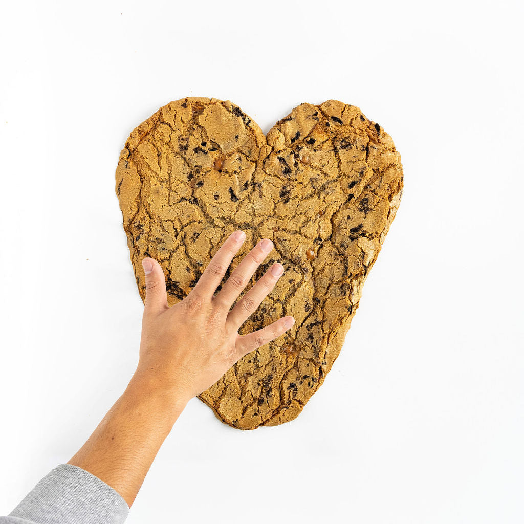 Caramel Cookies & Cream— 5lb Mega Heart Cookie